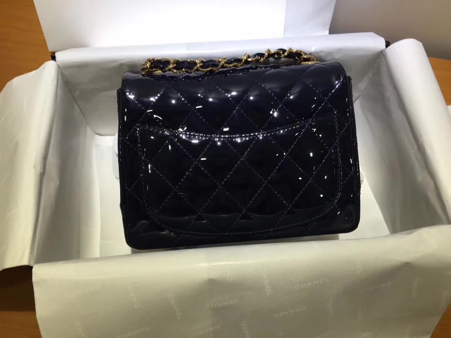 Chanel 香奈儿 Classic Flap 漆皮 宝石蓝 17cm 金