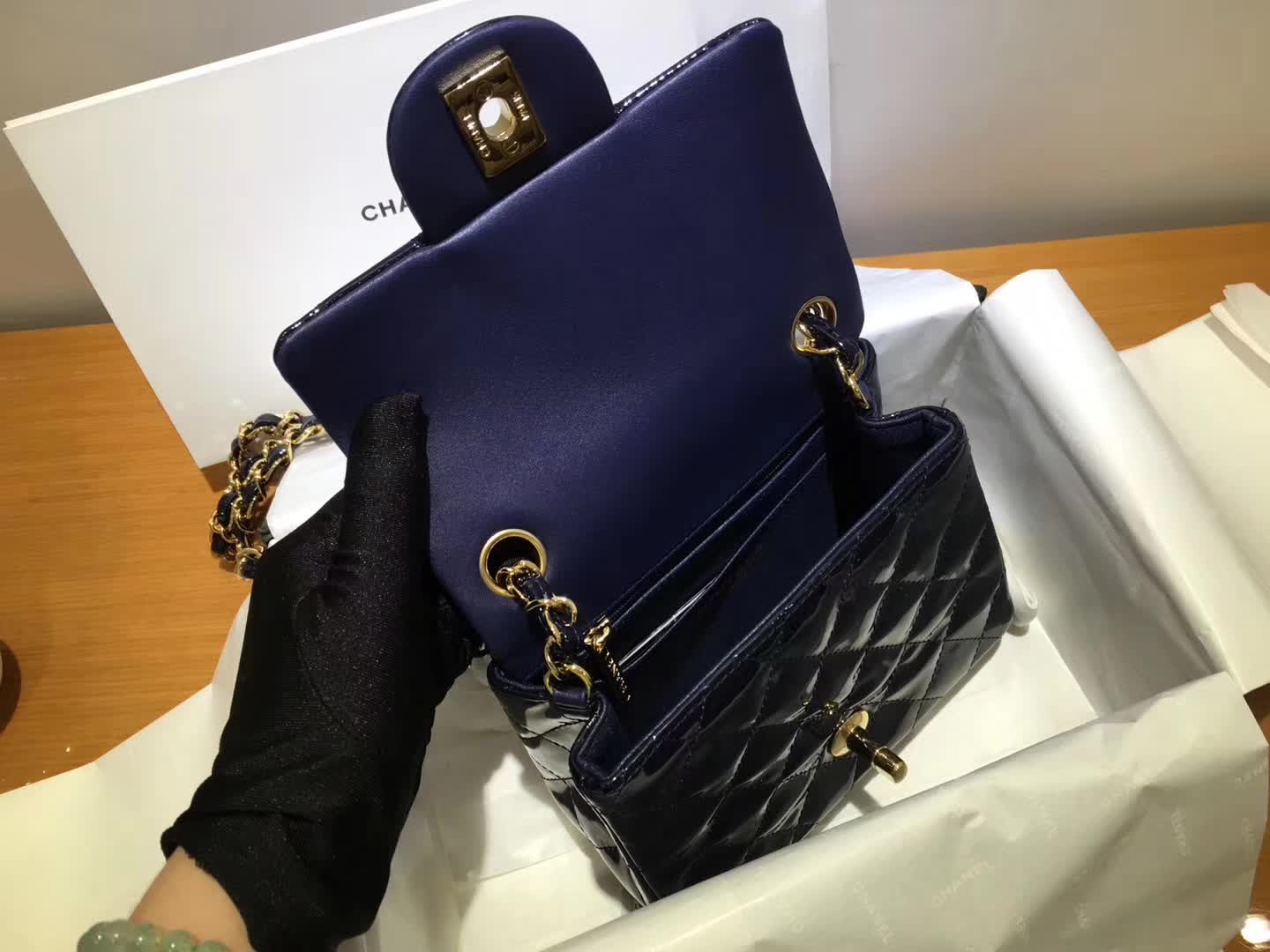 Chanel 香奈儿 Classic Flap 漆皮 宝石蓝 17cm 金