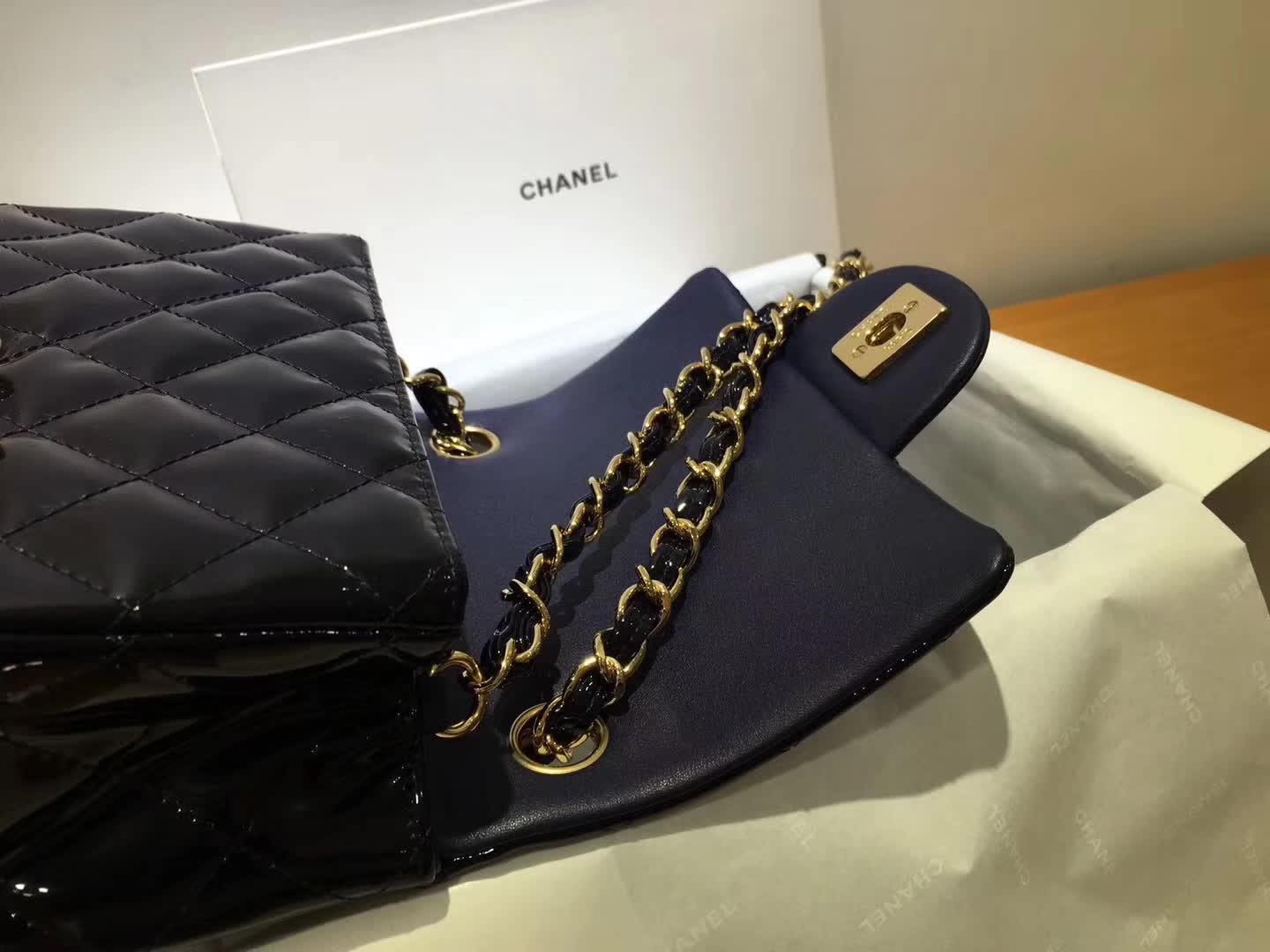 Chanel 香奈儿 Classic Flap 漆皮 宝石蓝 17cm 金