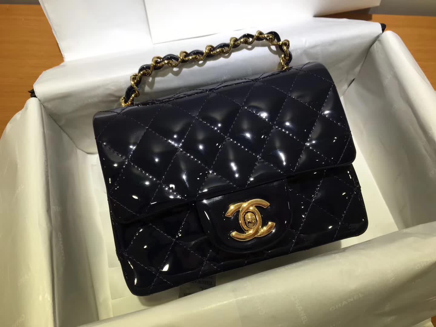 Chanel 香奈儿 Classic Flap 漆皮 宝石蓝 17cm 金