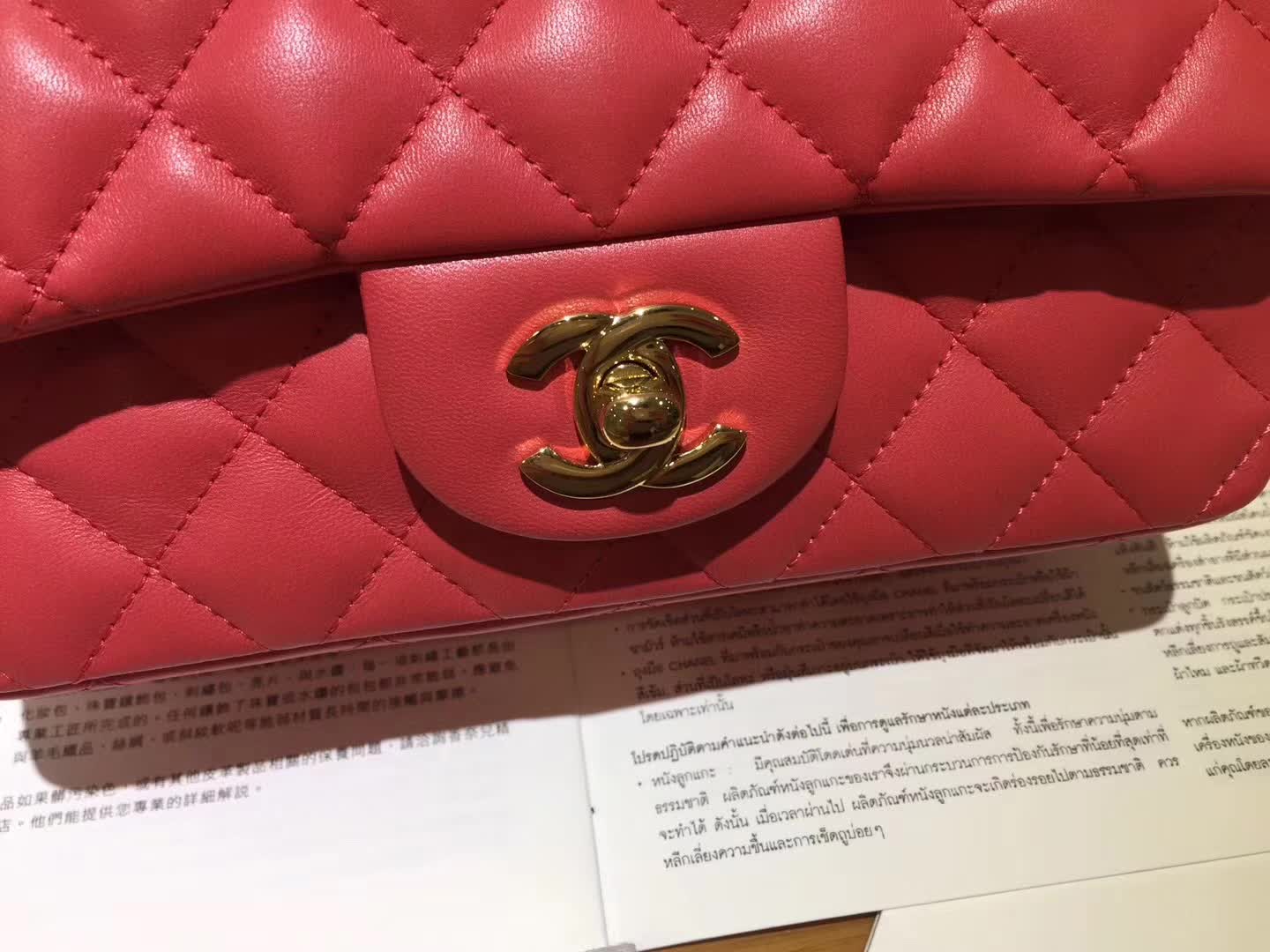 Chanel 香奈儿  Classic Flap 小羊皮 西瓜红 20cm  金