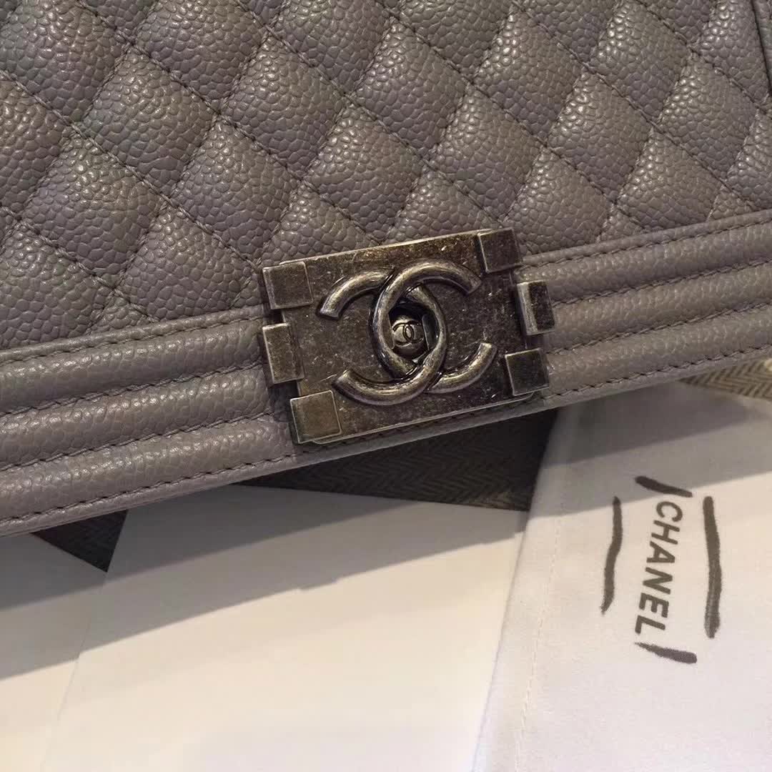 Chanel 香奈儿 Leboy 鱼子酱 灰色 25cm 古银五金