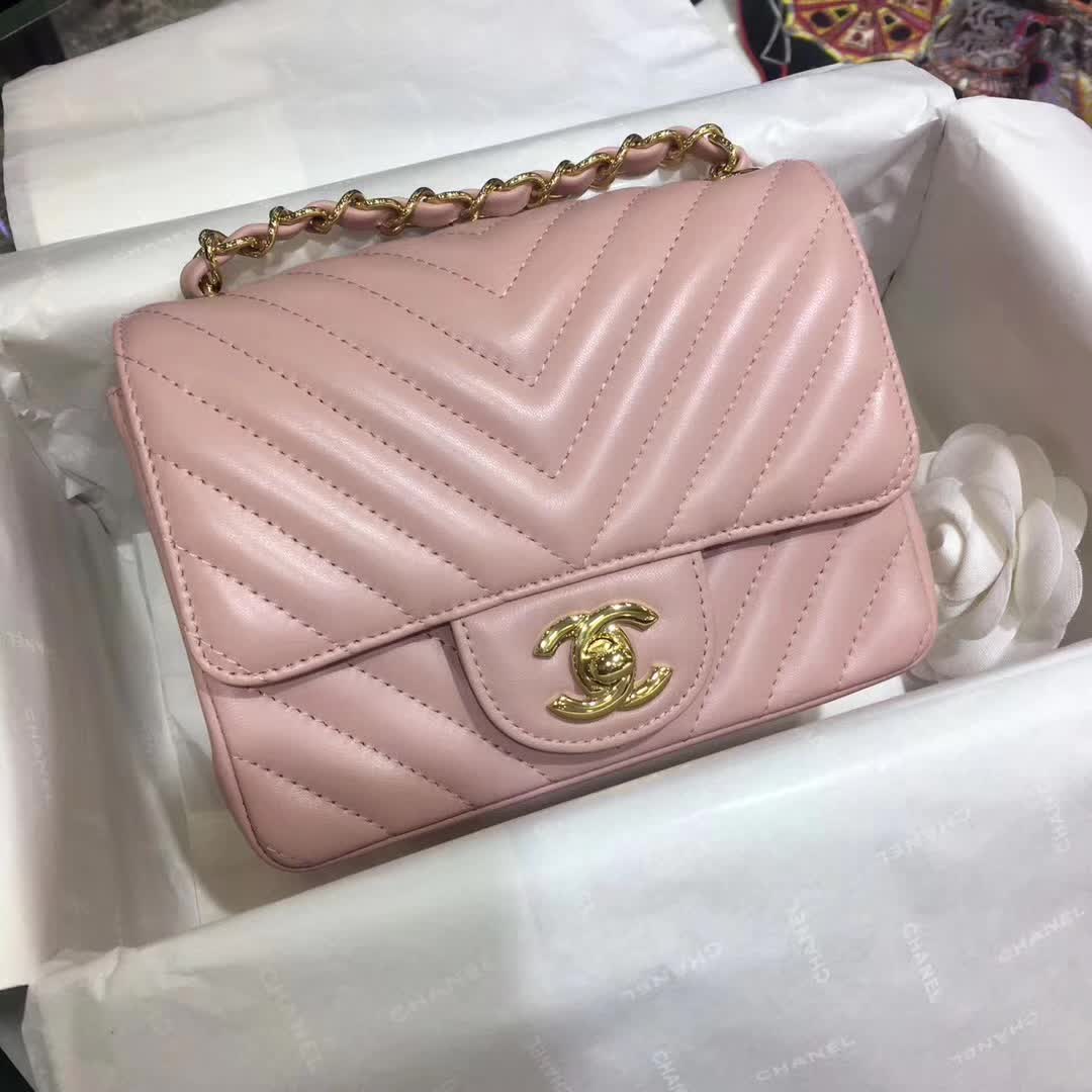 Chanel 香奈儿 V字绣 17cm 浅粉色 金扣
