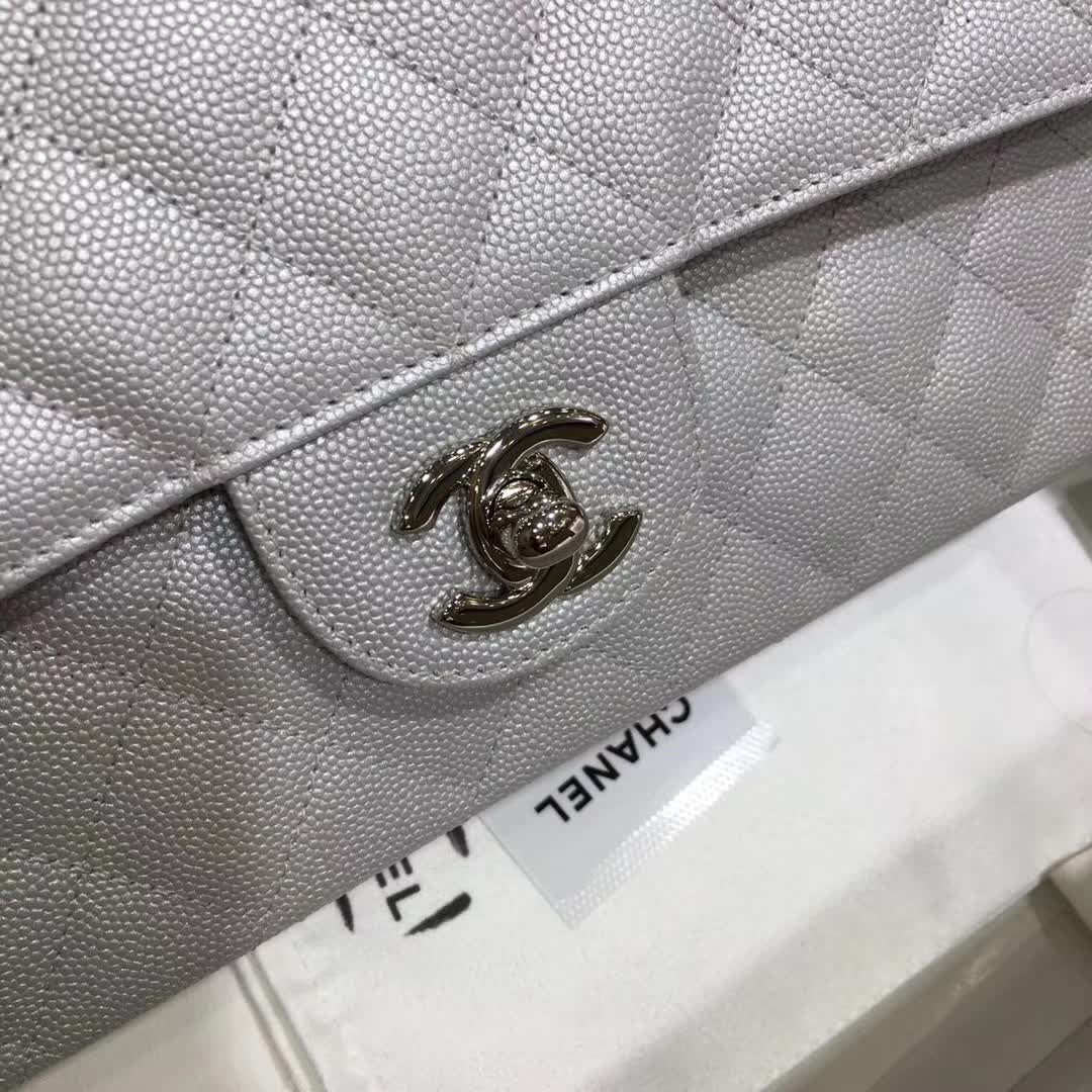 Chanel 香奈儿 Classic Flap 小鱼子酱 银色 25 银五金 （现货）
