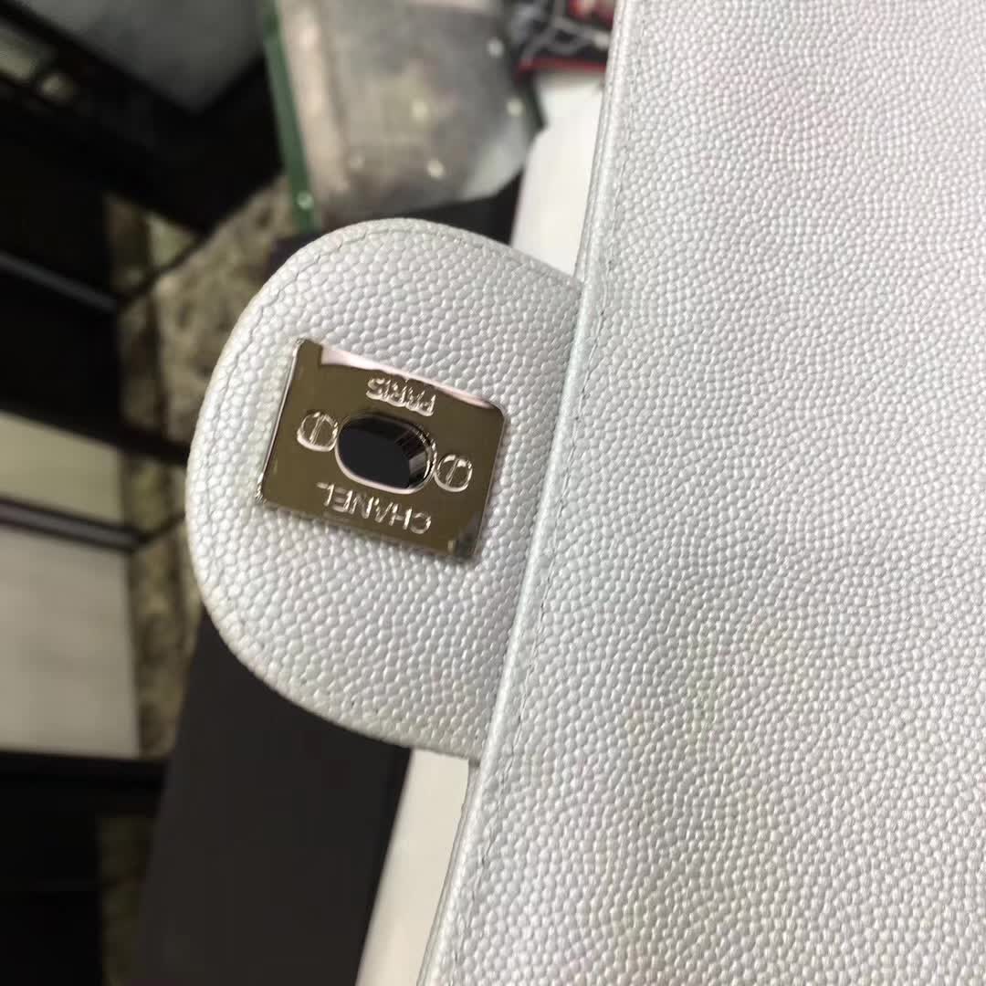 Chanel 香奈儿 Classic Flap 小鱼子酱 银色 25 银五金 （现货）