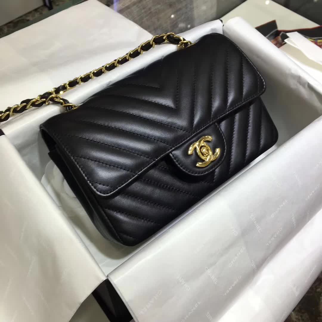 Chanel 香奈儿 V字绣 小羊皮 黑色 25cm 金色
