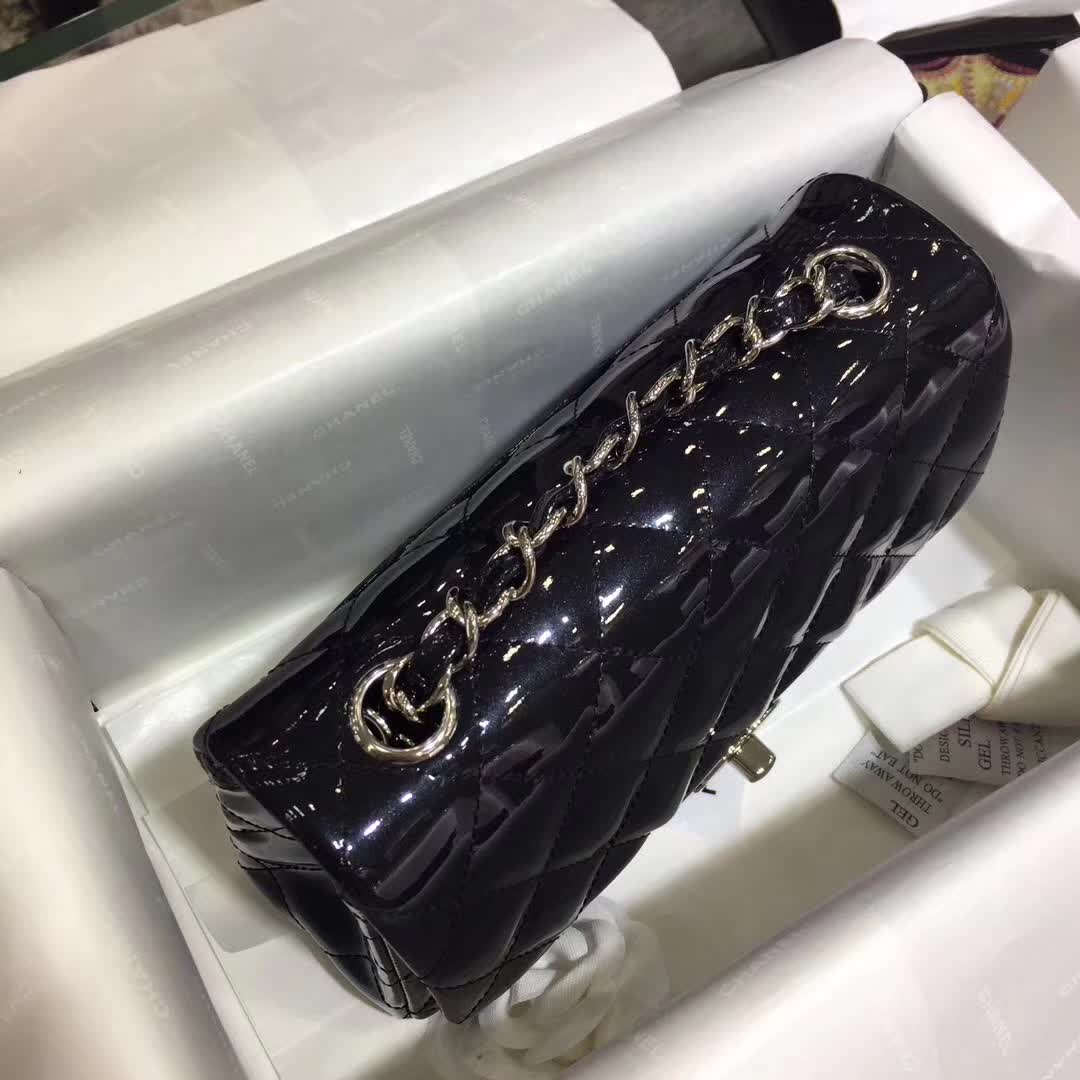Chanel 香奈儿 Classic Flap 漆皮 珠光铁灰 20cm 五金：银