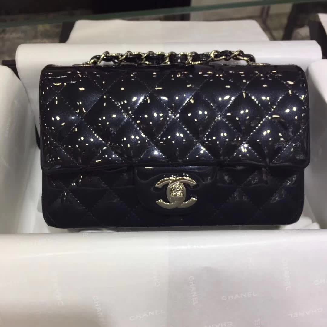Chanel 香奈儿 Classic Flap 漆皮 珠光铁灰 20cm 五金：银