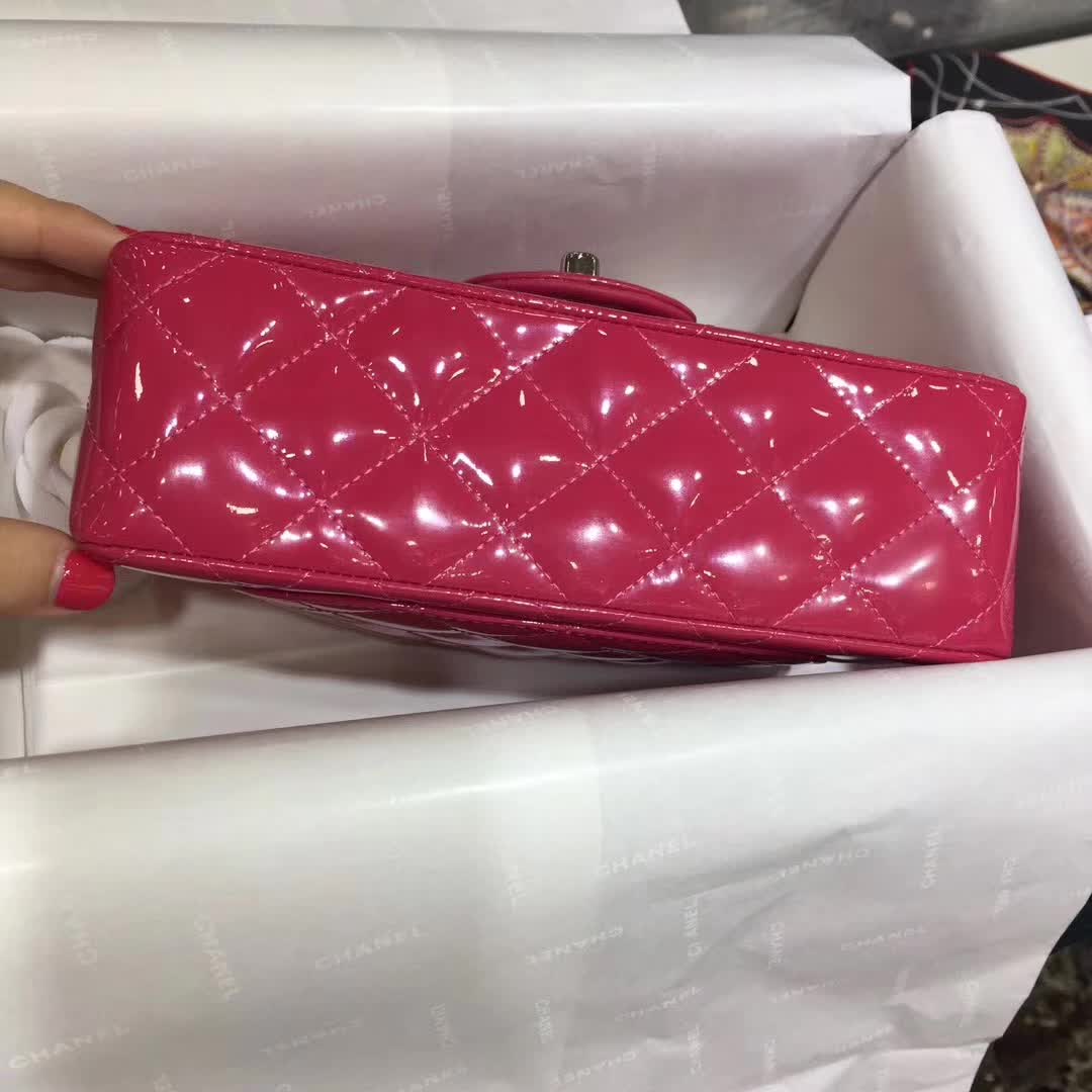 Chanel 香奈儿 Classic Flap 漆皮 玫红色 20cm 五金：银