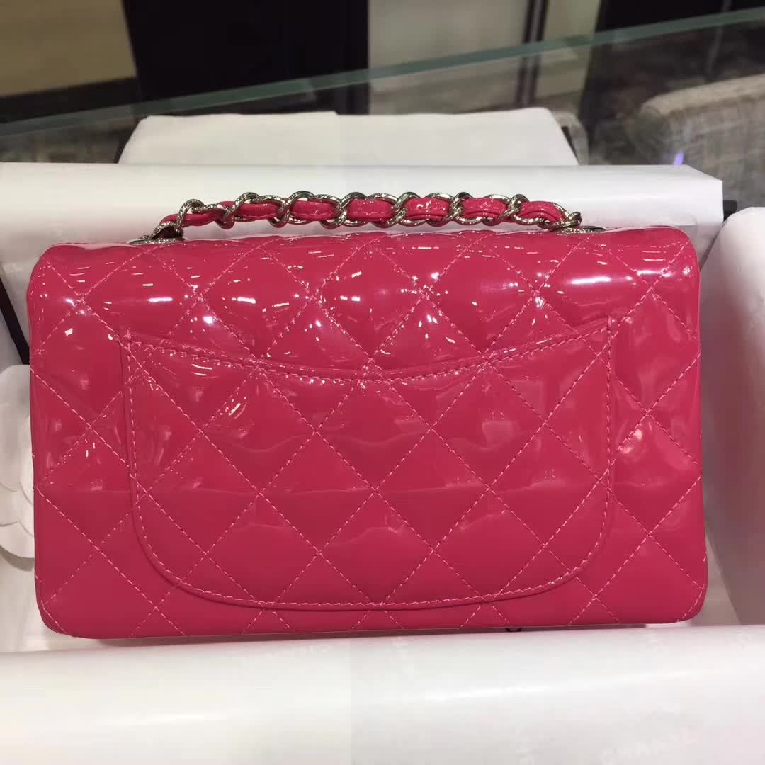Chanel 香奈儿 Classic Flap 漆皮 玫红色 20cm 五金：银