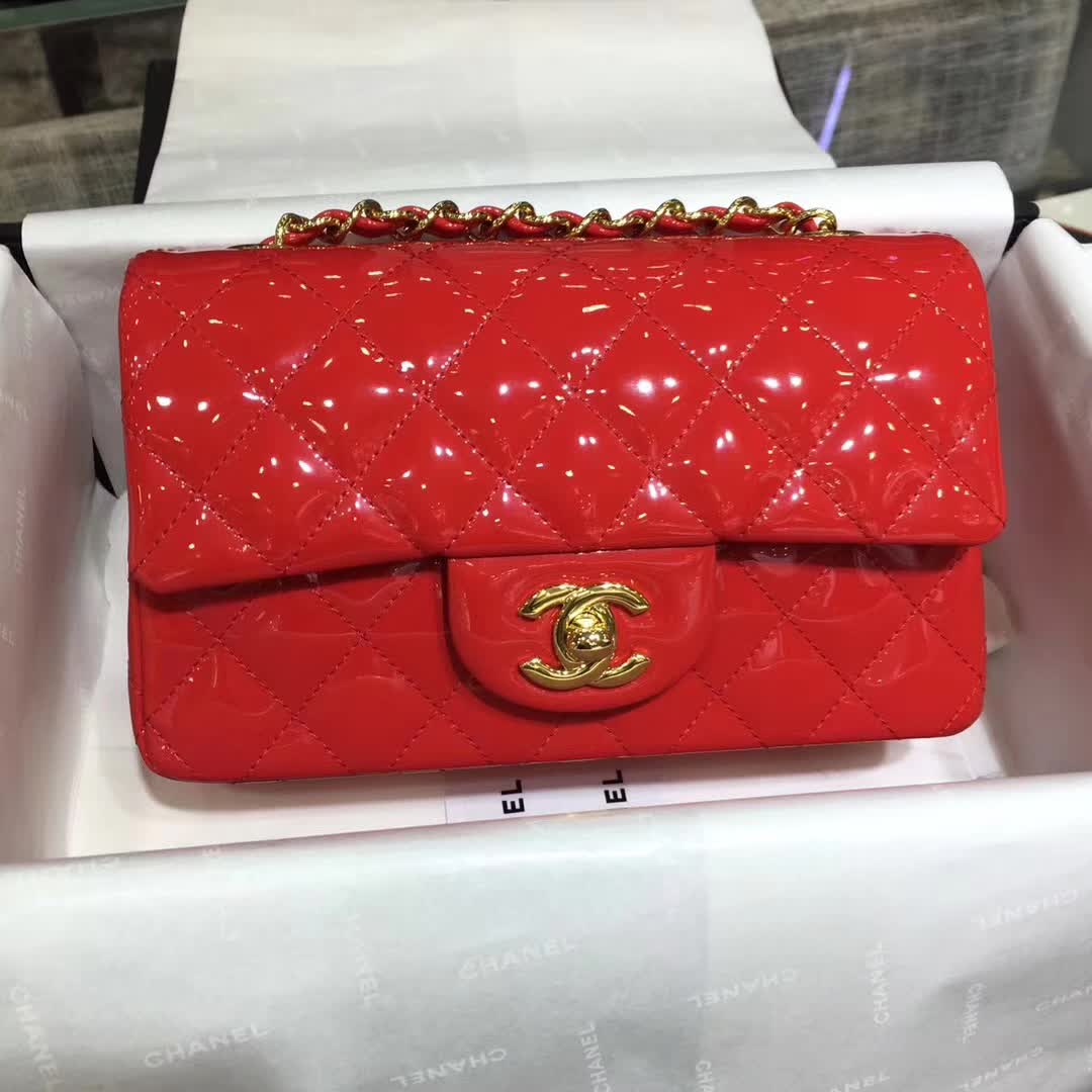 Chanel 香奈儿 Classic Flap 漆皮 大红 20cm 五金：金扣