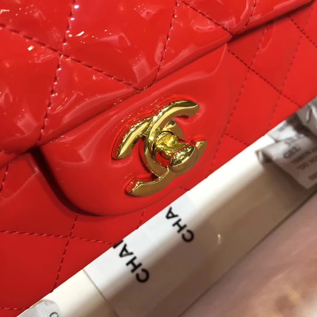 Chanel 香奈儿 Classic Flap 漆皮 大红 20cm 五金：金扣