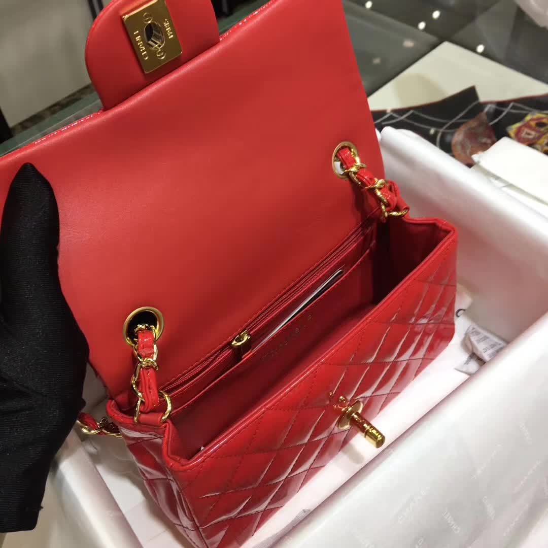 Chanel 香奈儿 Classic Flap 漆皮 大红 20cm 五金：金扣