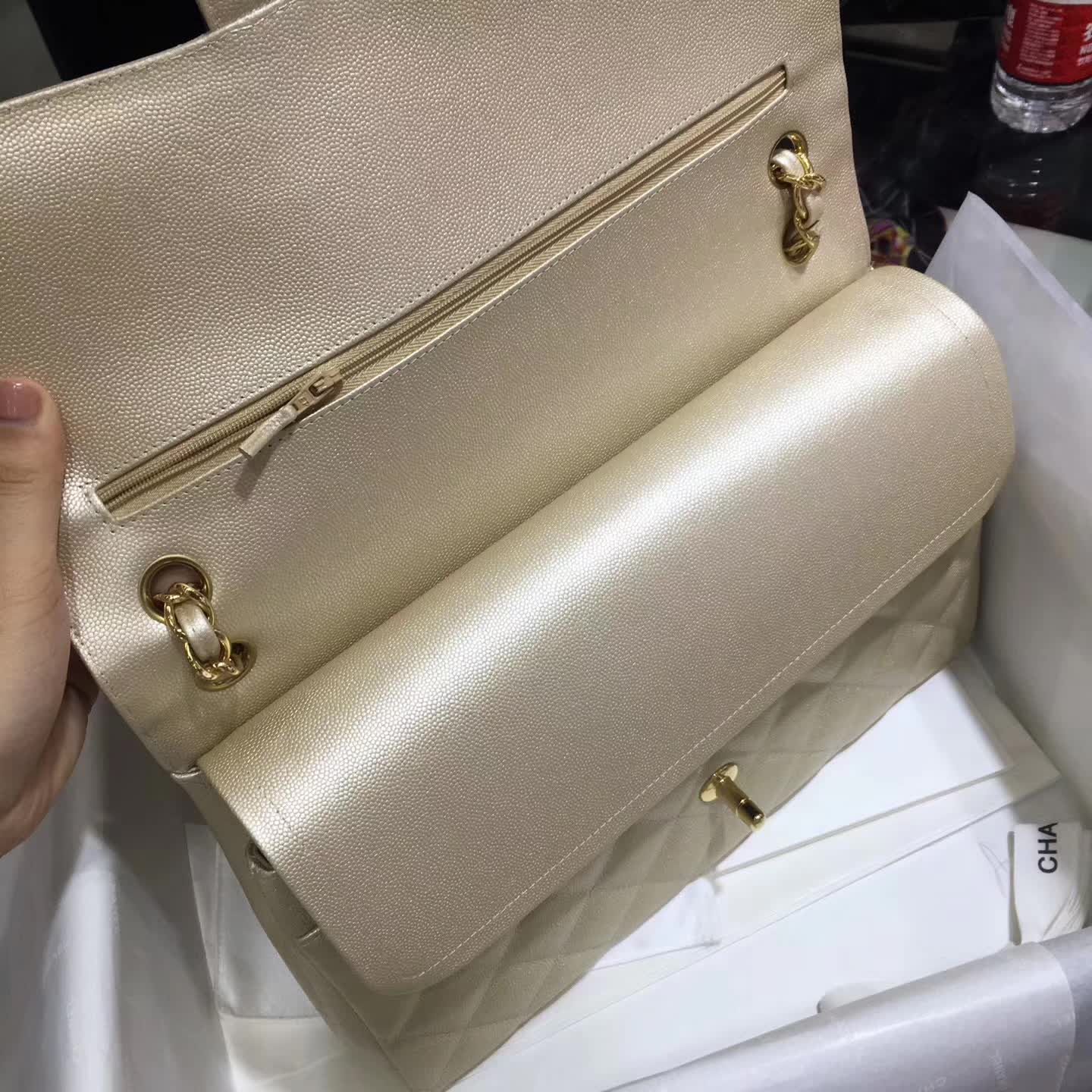 Chanel 香奈儿 Classic Flap 小鱼子酱 金 30cm 五金：金