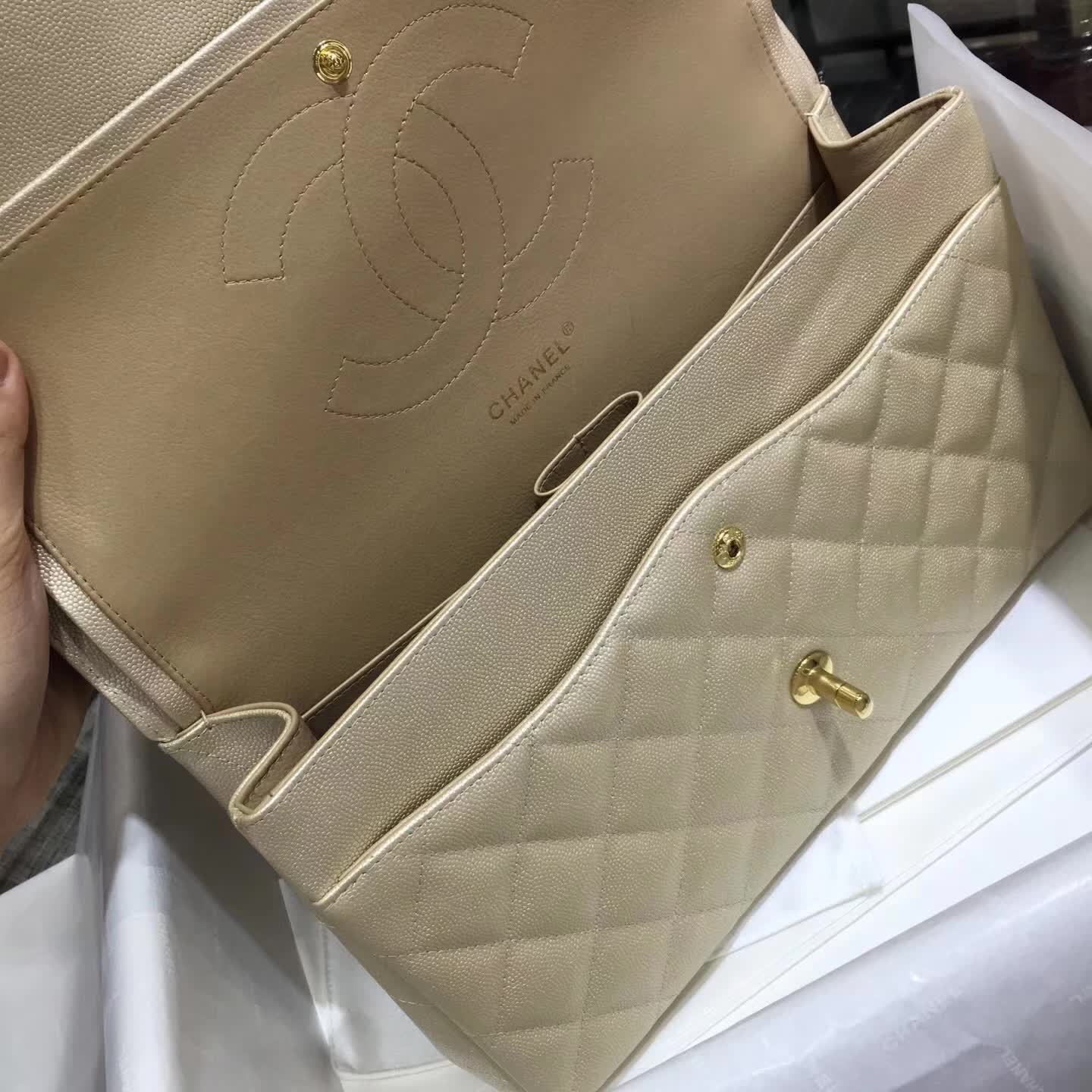Chanel 香奈儿 Classic Flap 小鱼子酱 金 30cm 五金：金