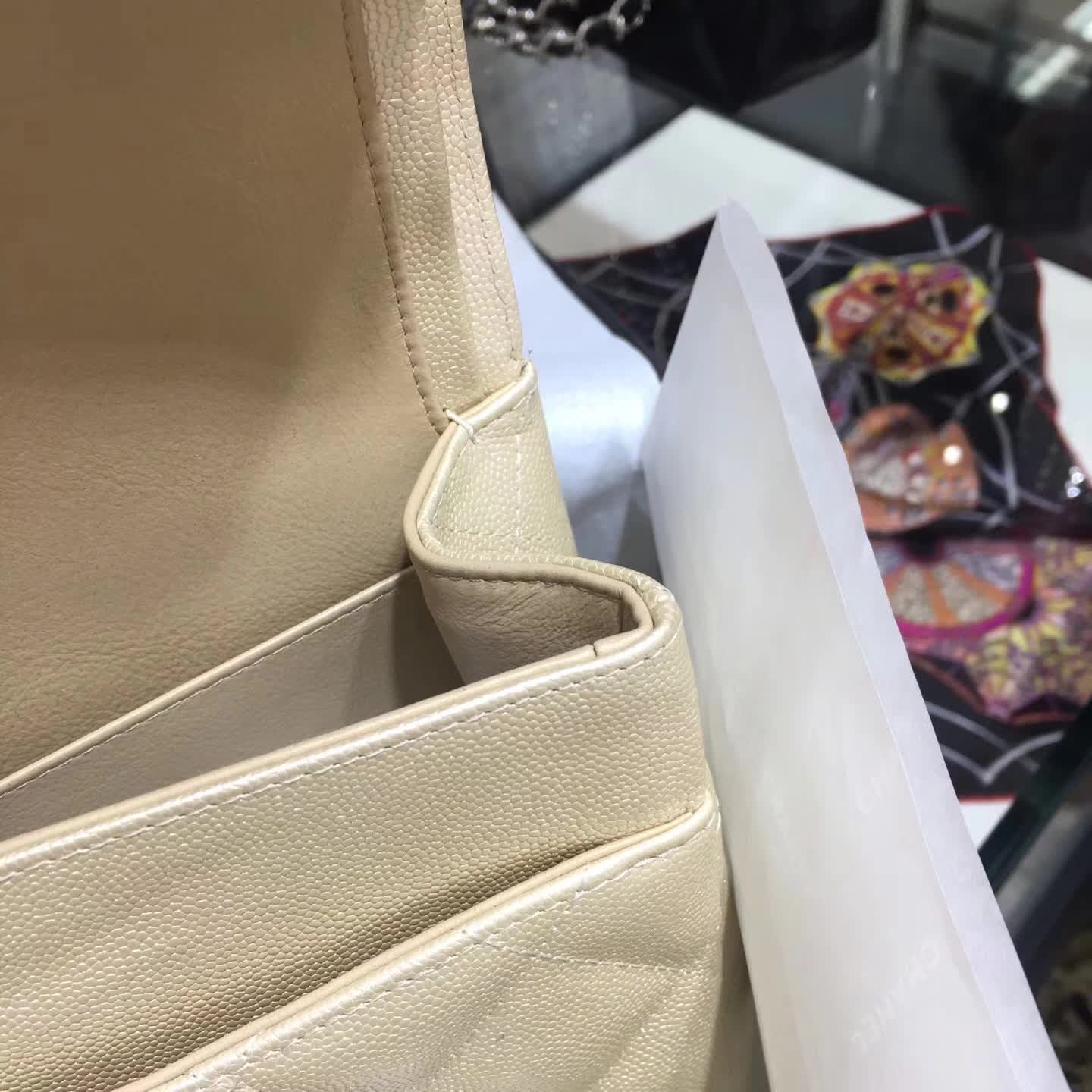 Chanel 香奈儿 Classic Flap 小鱼子酱 金 30cm 五金：金