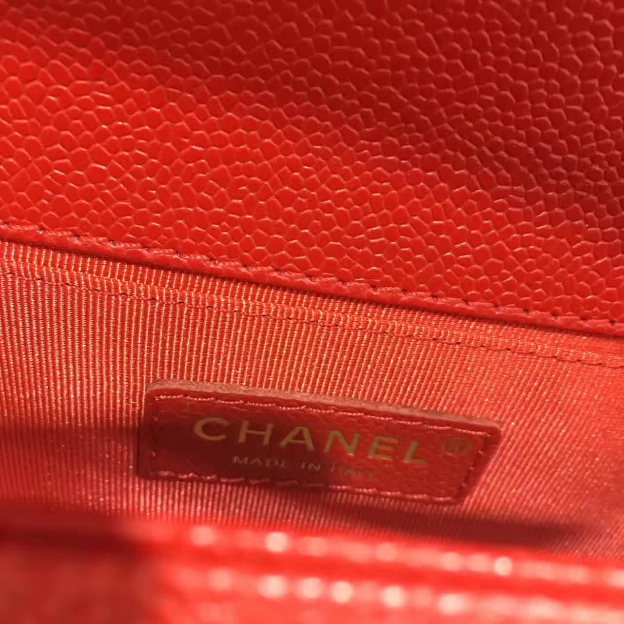 Chanel 香奈儿 Leboy 鱼子酱 大红 25cm 古金