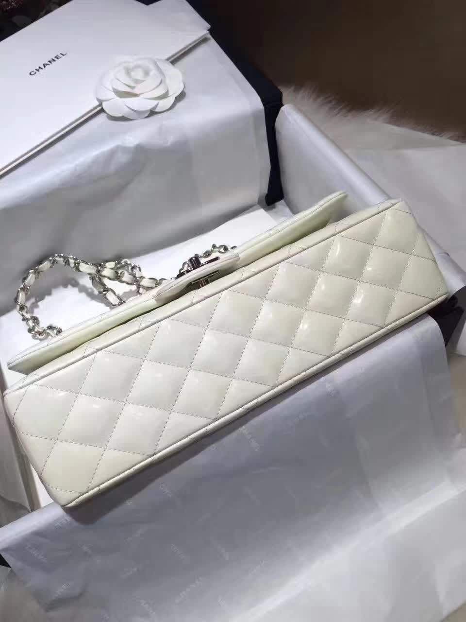 Chanel 香奈儿 Classic Flap 羊皮 白色 25cm 五金：银