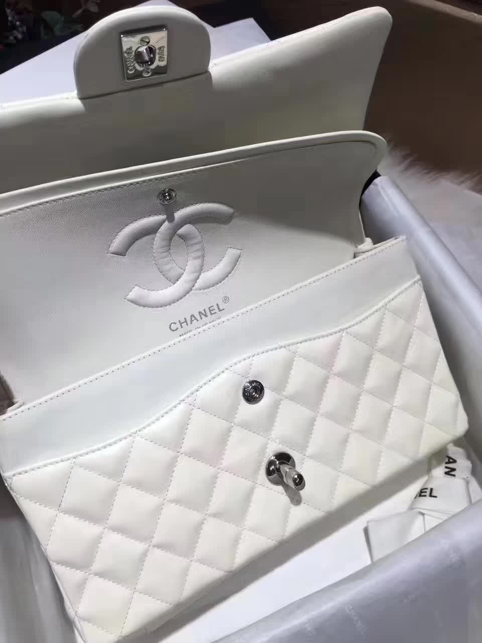Chanel 香奈儿 Classic Flap 羊皮 白色 25cm 五金：银