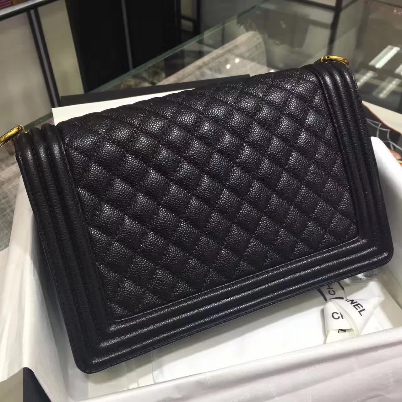 香奈儿官网  Chanel Leboy 28cm 黑色 古金色 球纹