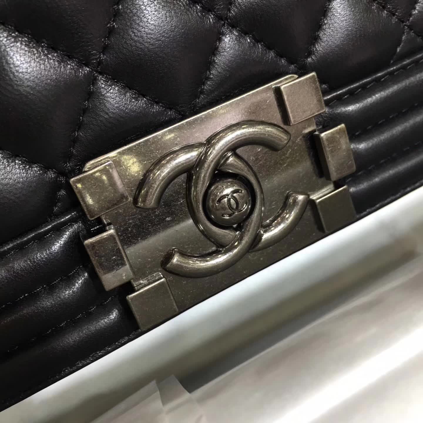 Chanel 香奈儿 Leboy 小羊皮 黑色 20cm 古银