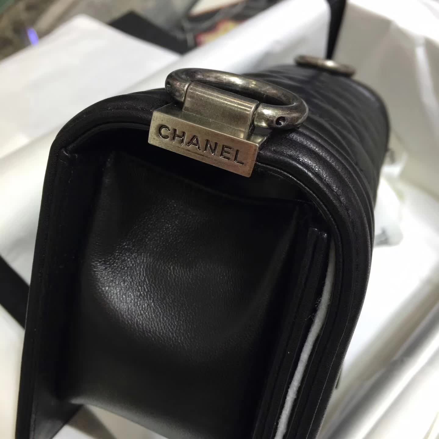 Chanel 香奈儿 Leboy 小羊皮 黑色 20cm 古银