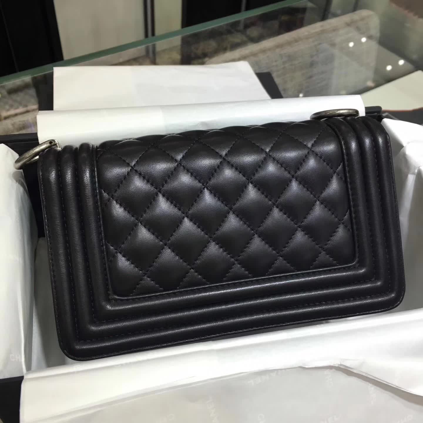 Chanel 香奈儿 Leboy 小羊皮 黑色 20cm 古银