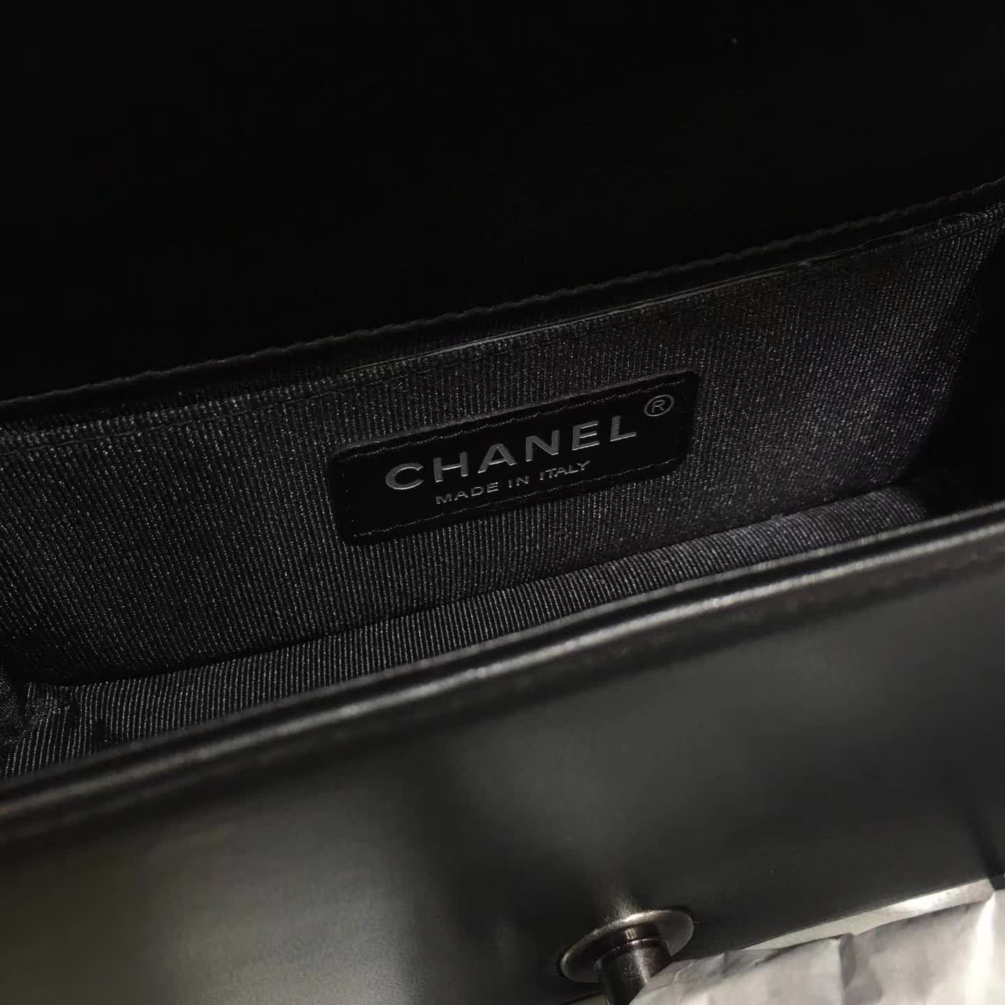 Chanel 香奈儿 Leboy 小羊皮 黑色 20cm 古银