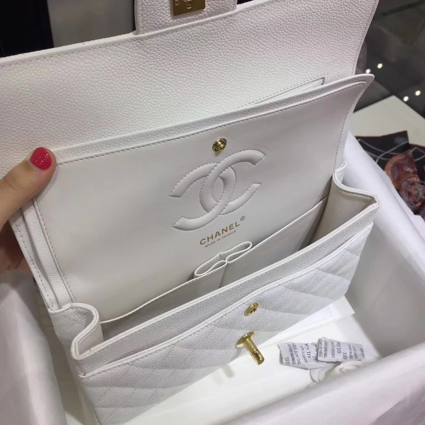 Chanel 香奈儿 Classic Flap 鱼子酱 白色 25cm 金色五金