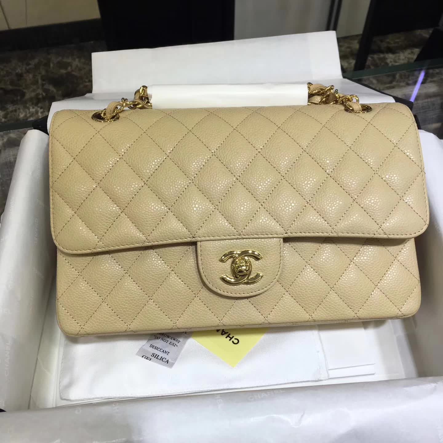 Chanel 香奈儿 Classic Flap 鱼子酱 杏色 25cm 金色五金