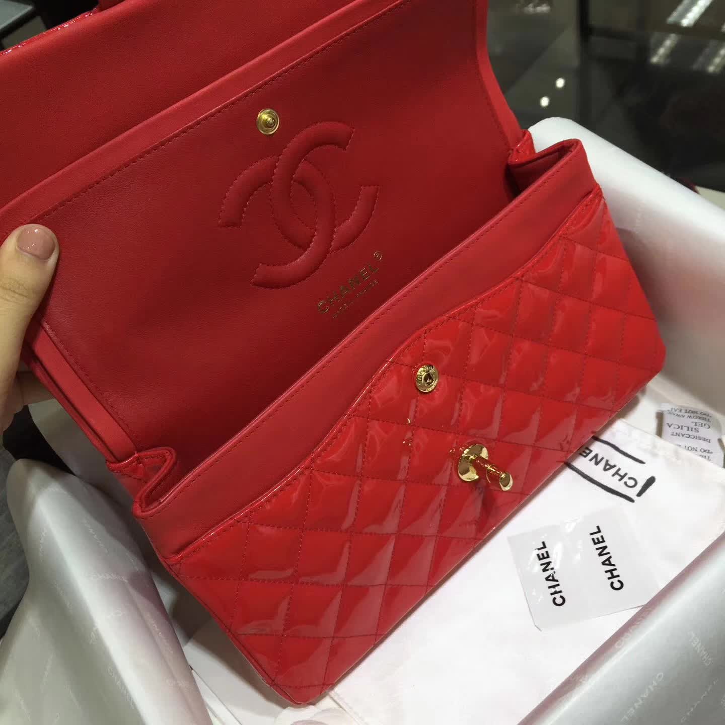 Chanel 香奈儿 Classic Flap 漆皮 大红 25 五金：金