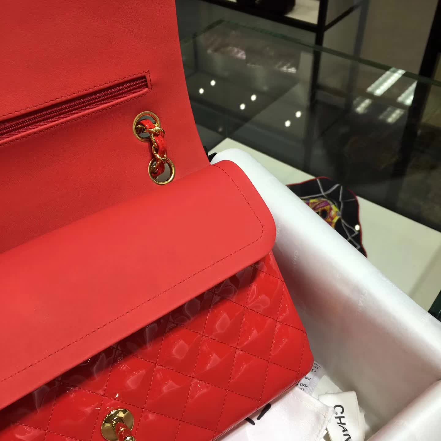 Chanel 香奈儿 Classic Flap 漆皮 大红 25 五金：金