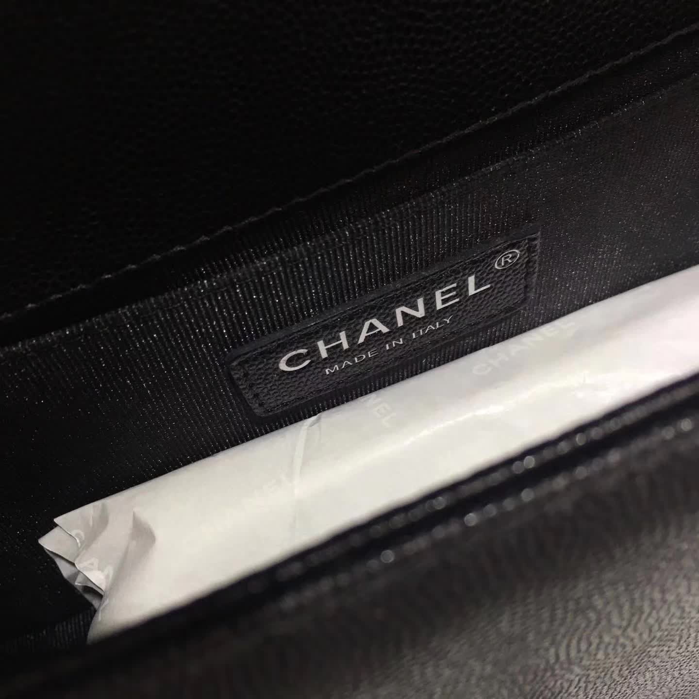 Chanel 香奈儿 Leboy 大V字绣 小球纹 黑色 25cm 五金：古银