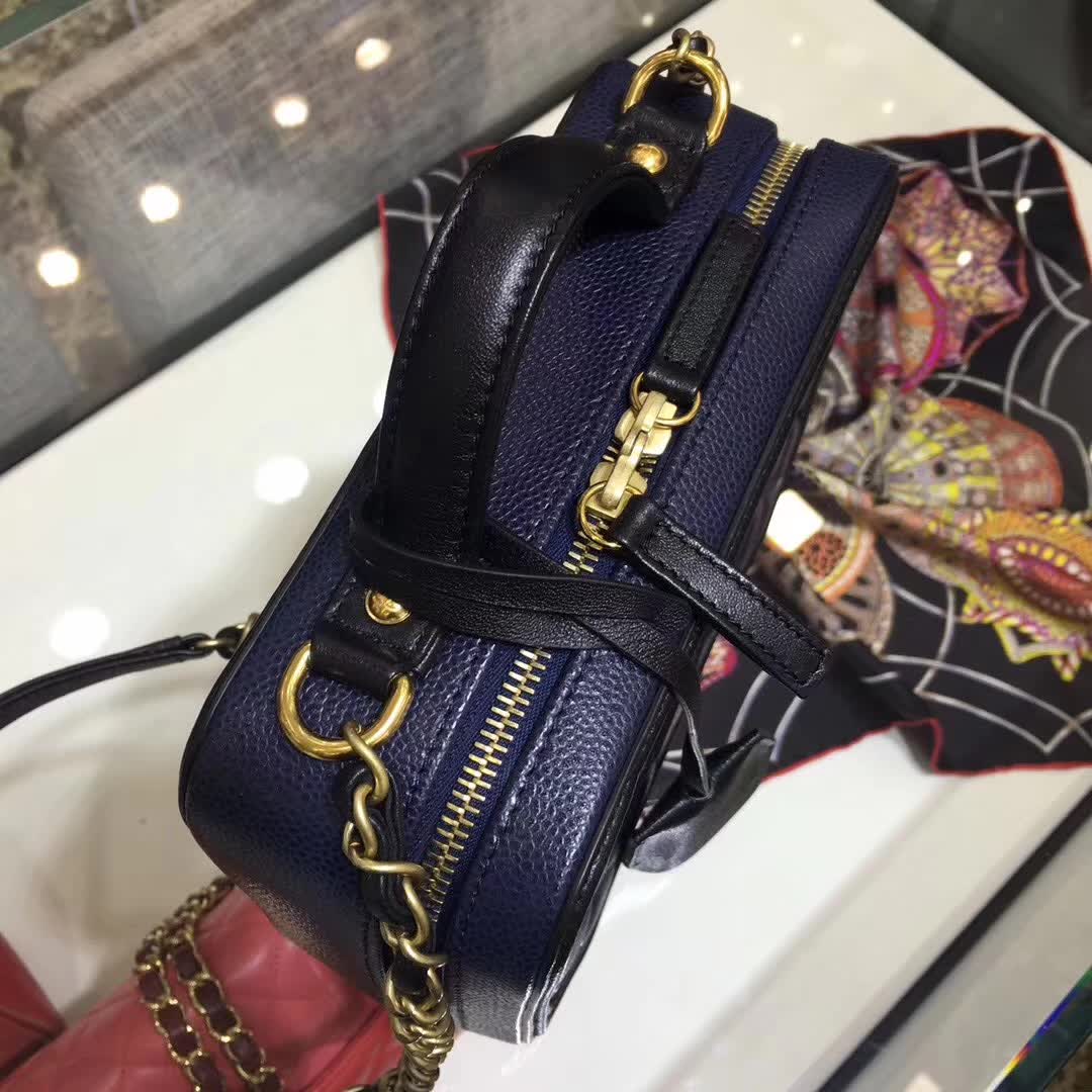 Chanel 香奈儿 化妆包 相机包 金扣 进口的意大利lili拉链 广州白云皮具城