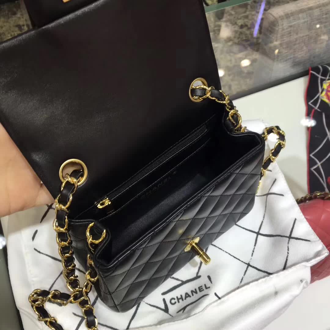 Classic Flap 小羊皮 黑色 17cm 金扣（现货）