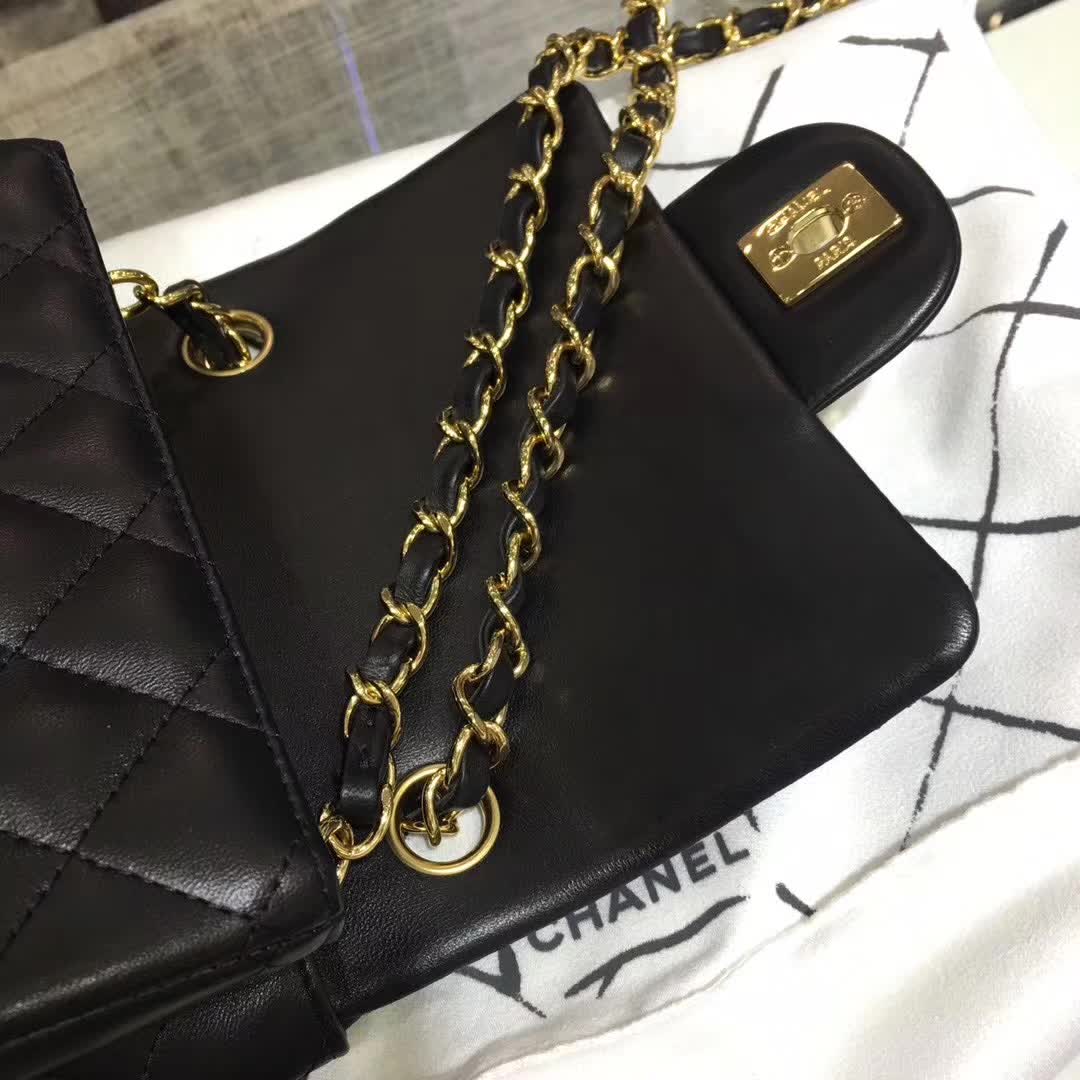 Classic Flap 小羊皮 黑色 17cm 金扣（现货）