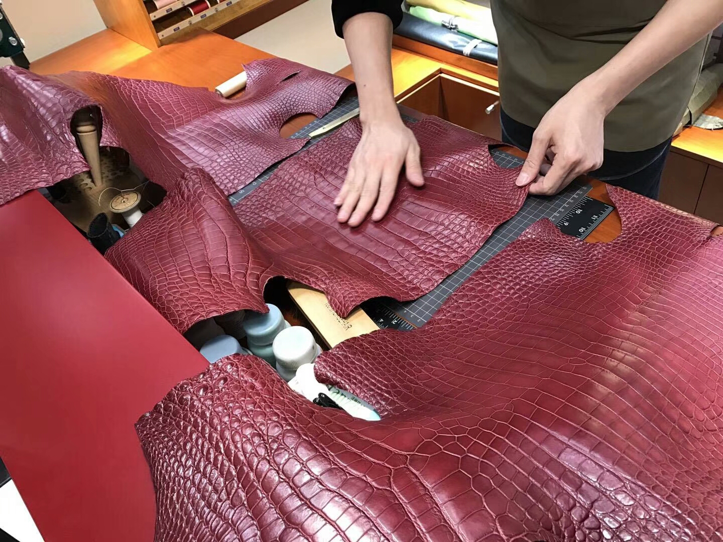 鳄鱼皮现货 供大家欣赏