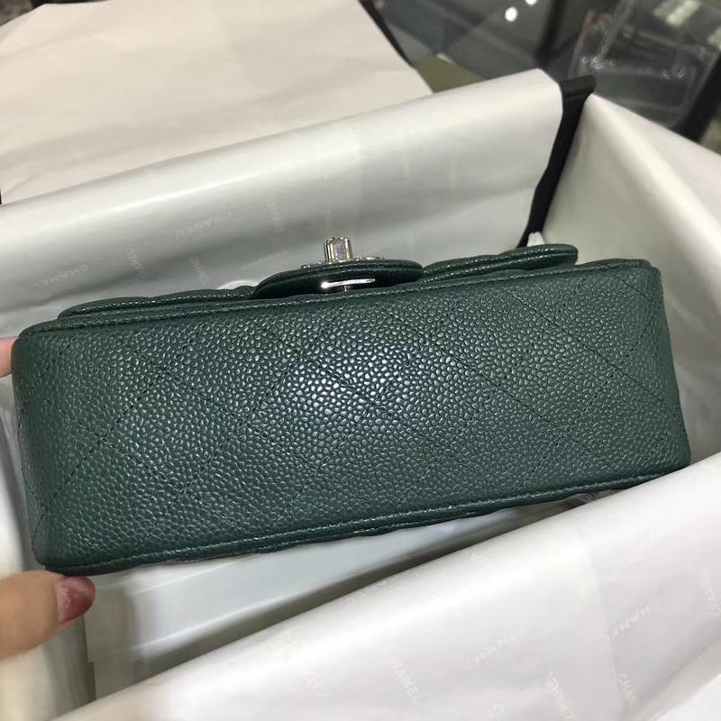 CHANEL 小香 Classic Flap Bag  进口鱼子酱 20cm 翡翠绿 银扣  客订出货 少量现货