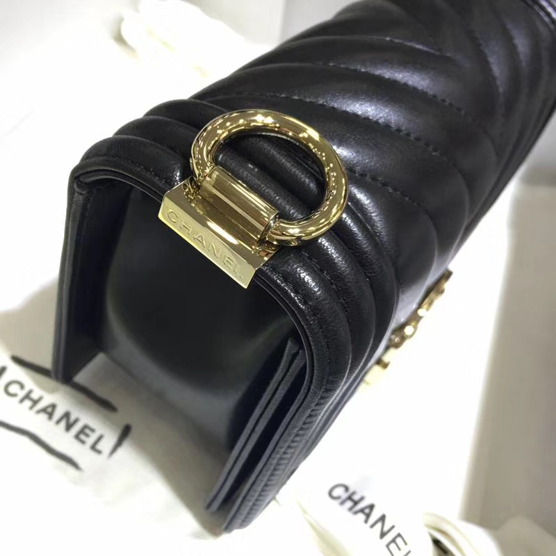 Chanel 香奈儿 Leboy Bag 大V款 小羊皮 20cm 黑色 浅金