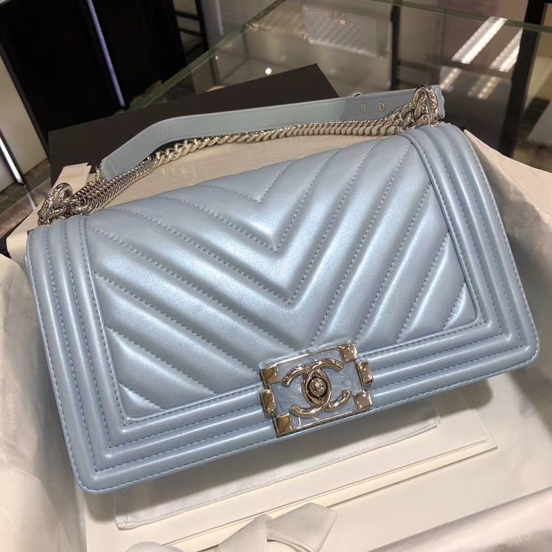 Chanel 香奈儿 Leboy Bag 大V款 小羊皮 珠光蓝色 25cm 大理石纹琉璃扣 Dream Bag系列