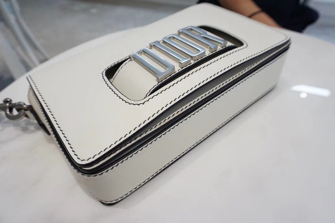 Dior 迪奥 五金 线路 细节 清晰可见 市场最高版本 25cm 牛皮包 原厂胎牛皮制作