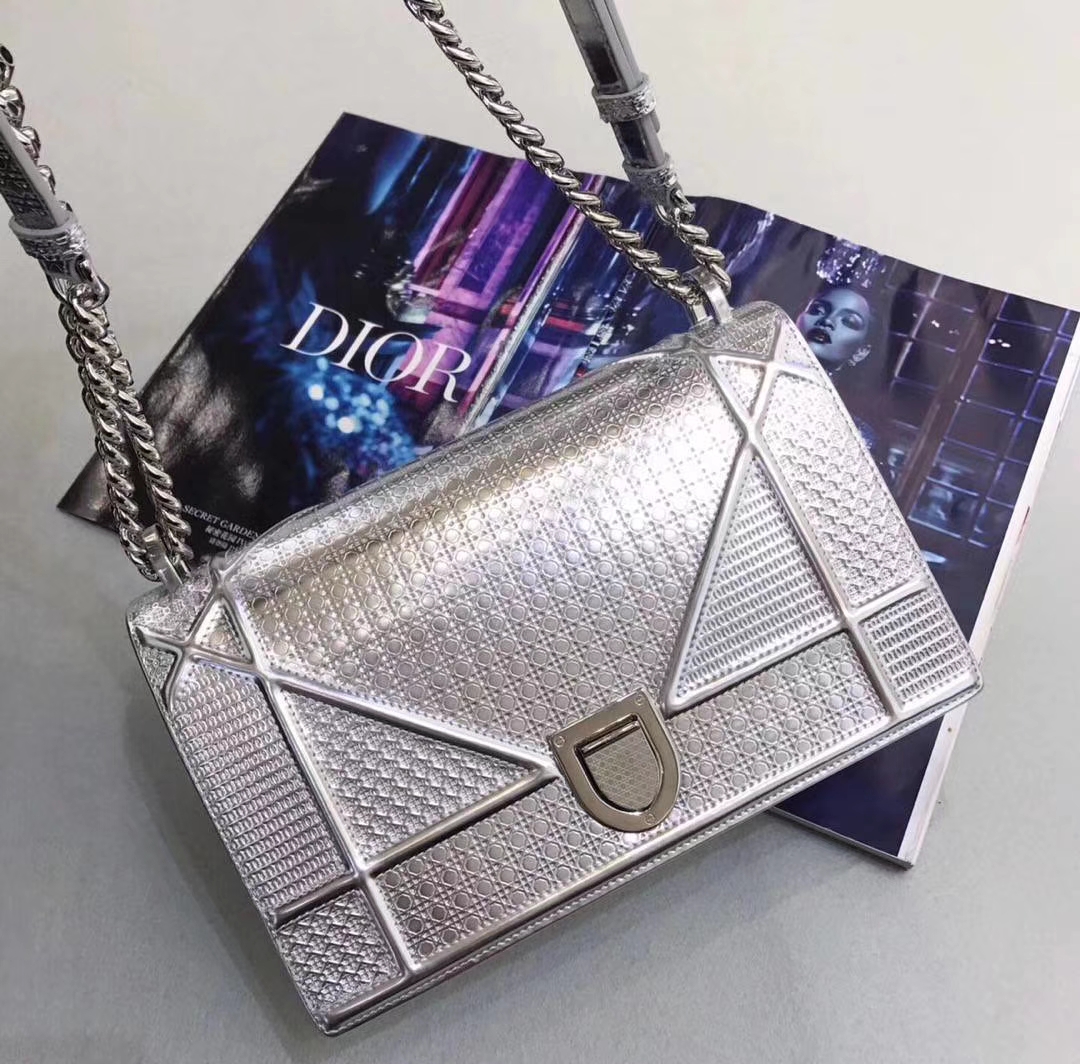 Dior 迪奥 漆皮/牛皮款 25cm  腾格纹 金属银 实拍图
