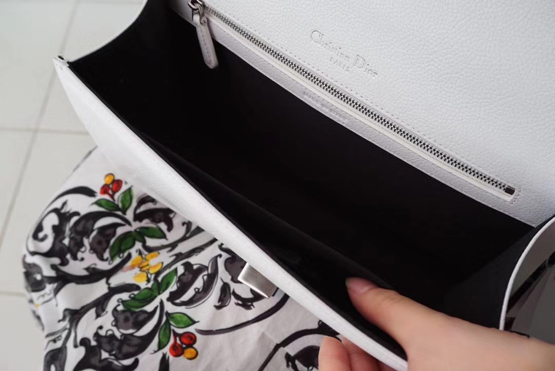 Dior 腾格纹 25cm/21cm 触粒面牛皮  夏天专属色 白色