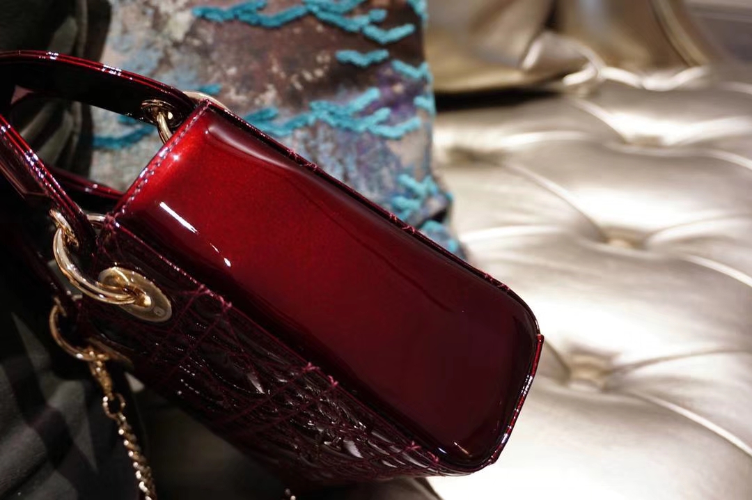 Dior 迪奥 方便小巧 三格戴妃包 mini 车厘子色 金银扣 漆皮
