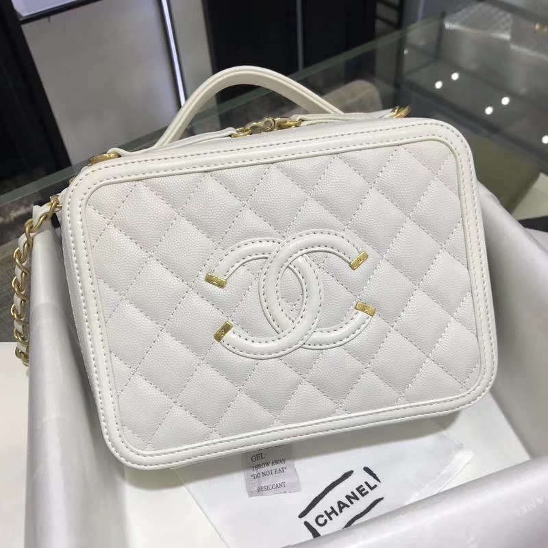 Chanel 化妆包  21cm 进口小鱼子酱 白色 现货 
