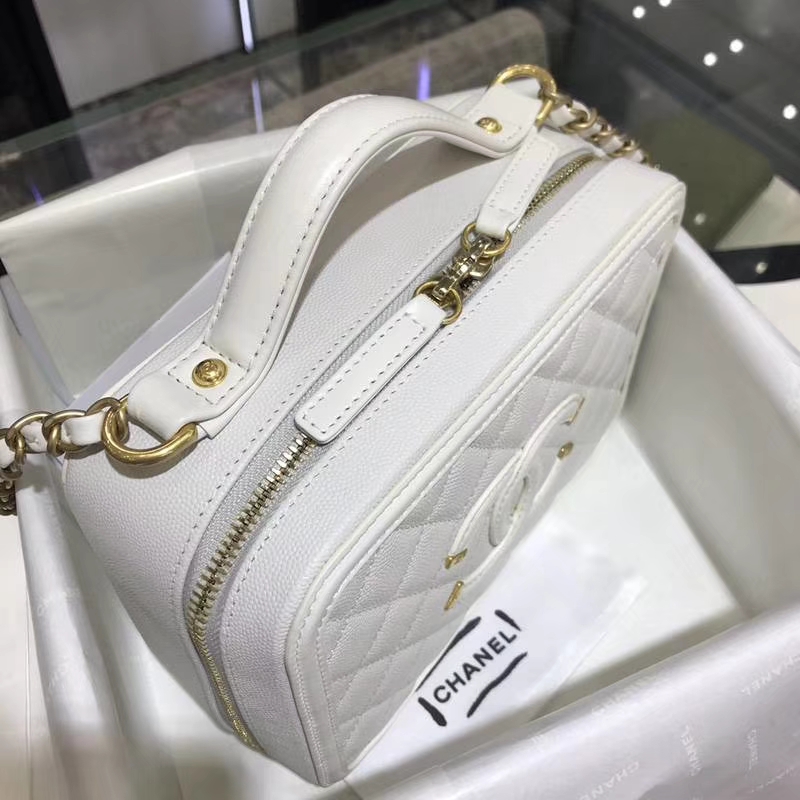 Chanel 化妆包  21cm 进口小鱼子酱 白色 现货 