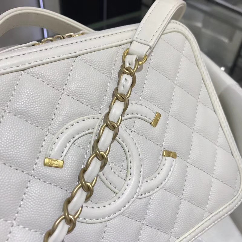 Chanel 化妆包  21cm 进口小鱼子酱 白色 现货 