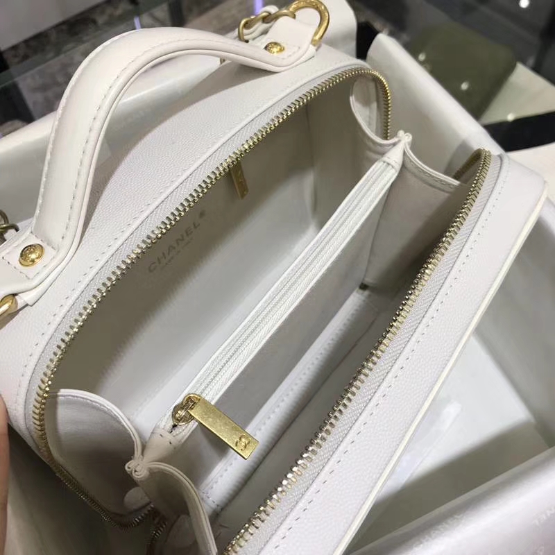 Chanel 化妆包  21cm 进口小鱼子酱 白色 现货 