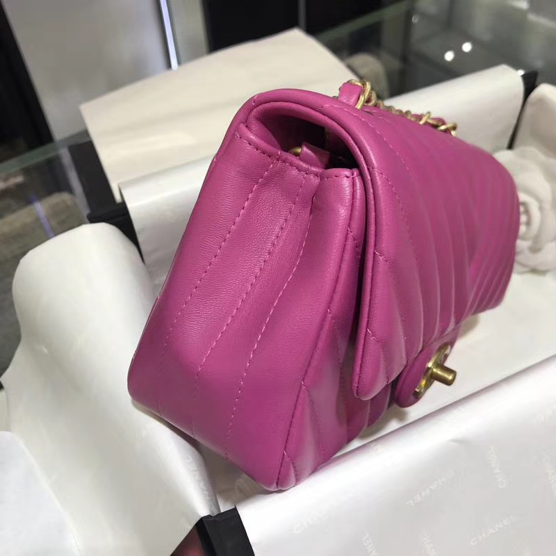 Chanel 香奈儿 V字绣 20cm 进口小羊皮 玫红色 配上怀旧金 客订出货 现货 