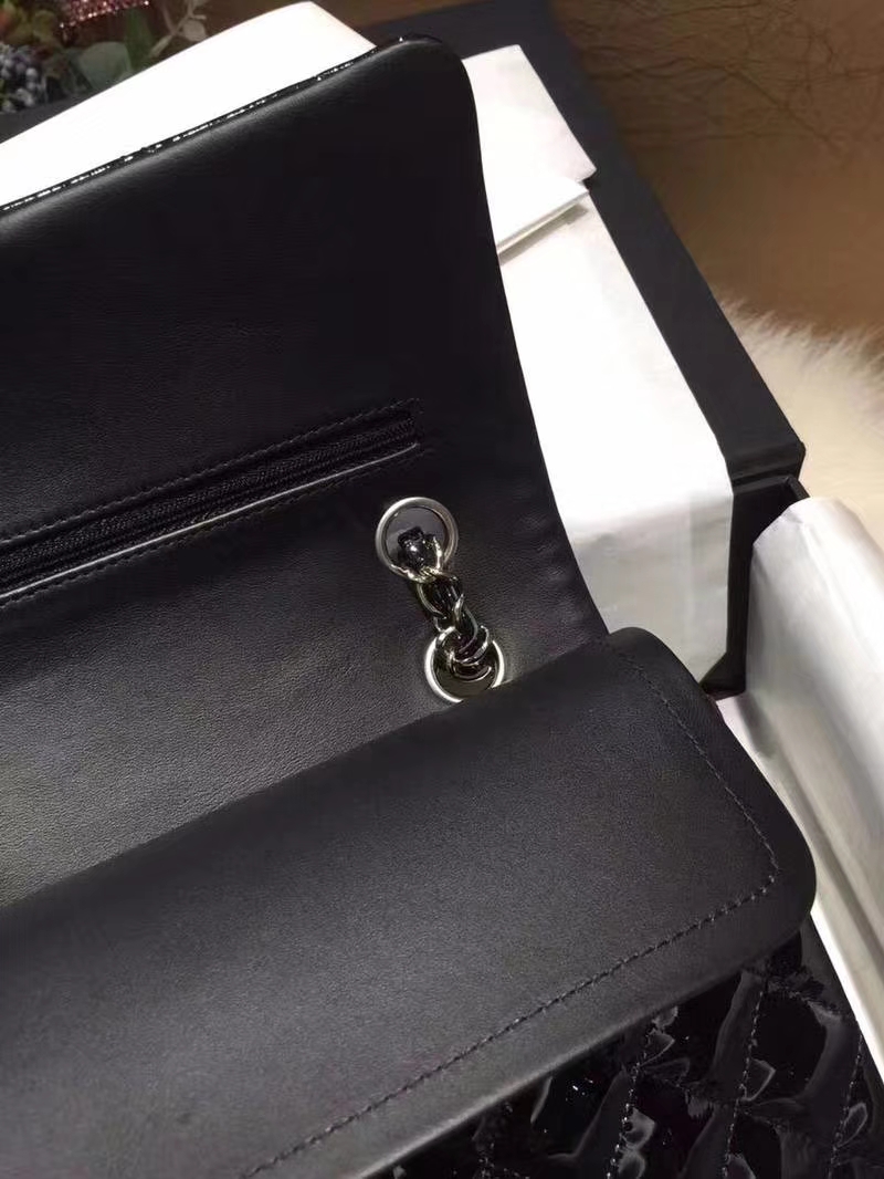 Chanel 香奈儿  Classic Flap  进口漆皮 25cm 黑色 银扣